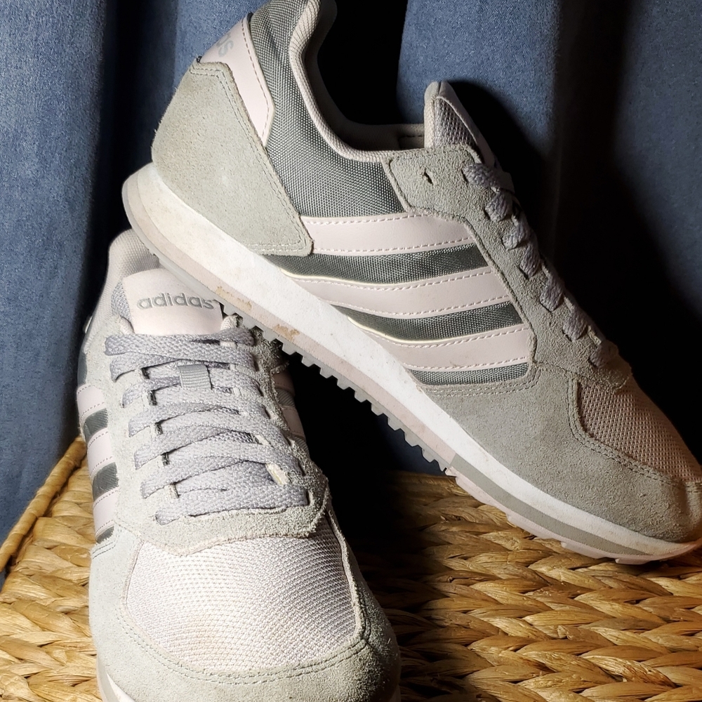 Woman Adidas Originals 8k Running Shoe Sneaker B43793 Gray/Purple Size 9…